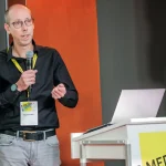 Holger Flörke hält eine Präsentation